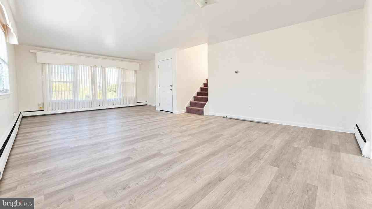 1536 S Governors Ave #A - Photo 7 of 20