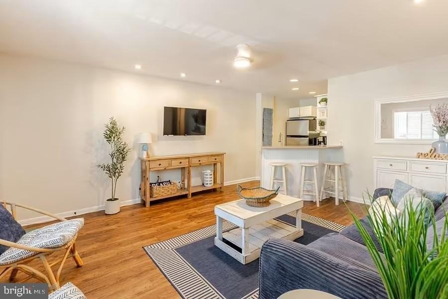 100 Vandyke St #107 - Photo 2 of 8