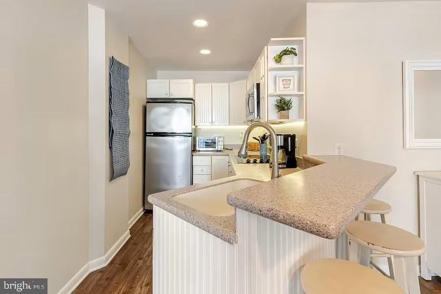 100 Vandyke St #107 - Photo 3 of 8