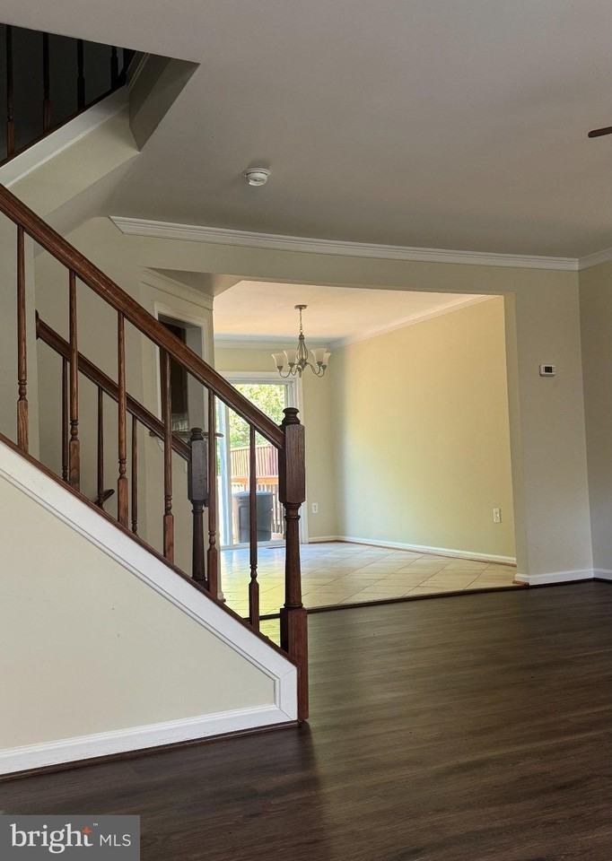 8230 Appalachian Dr - Photo 5 of 19