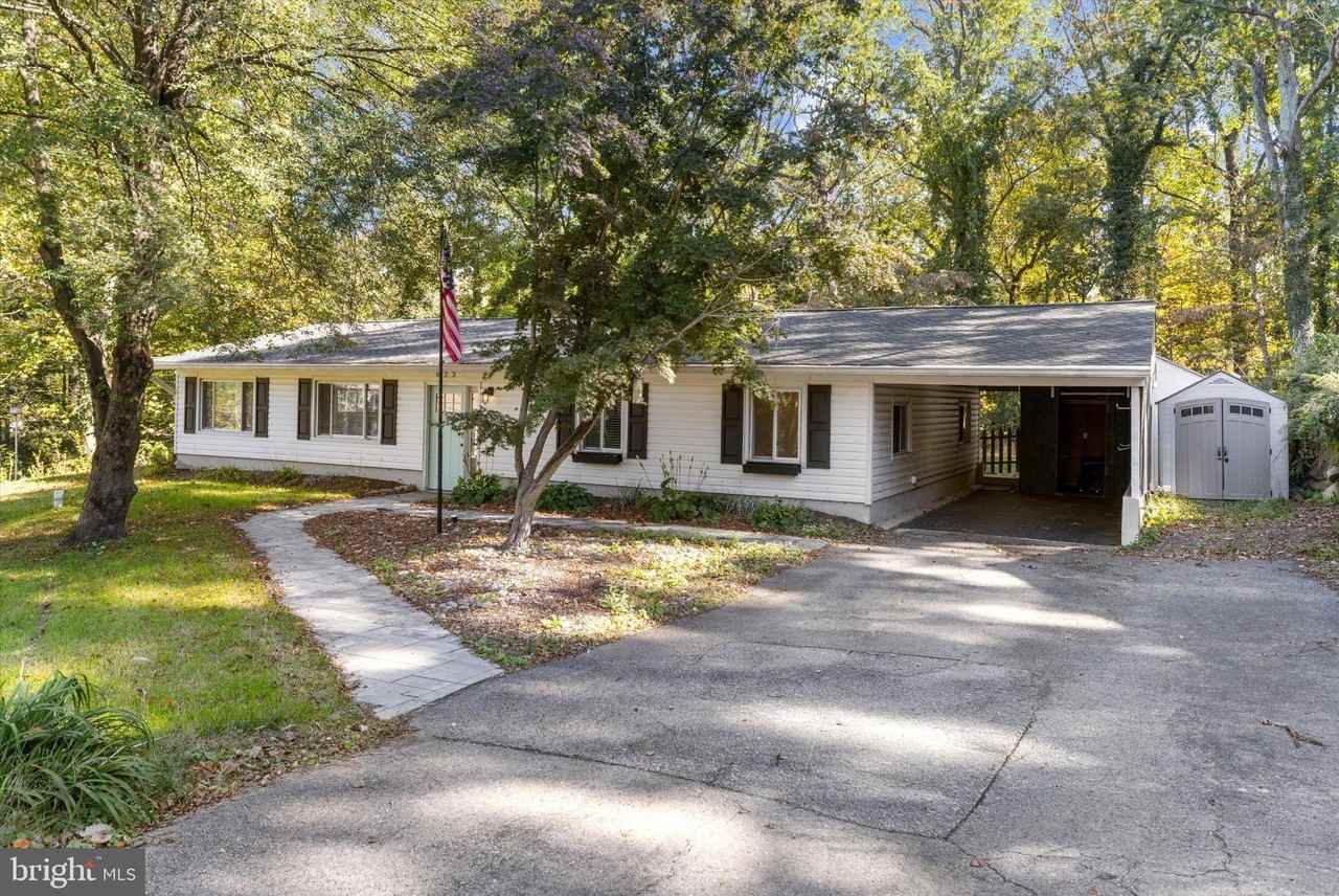 623 Maple Hill Ln - Photo 2 of 50