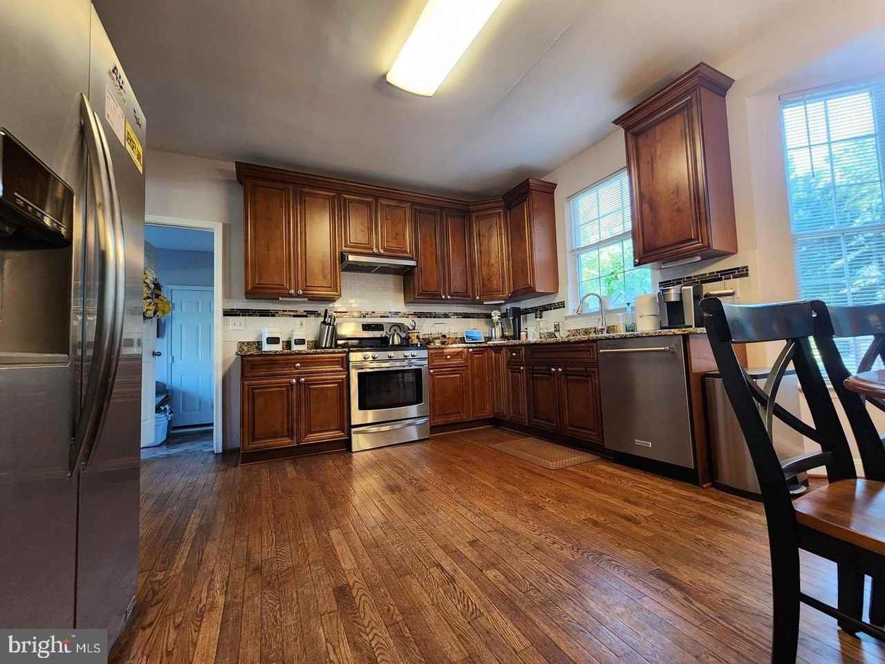 885 Caren Dr - Photo 7 of 10