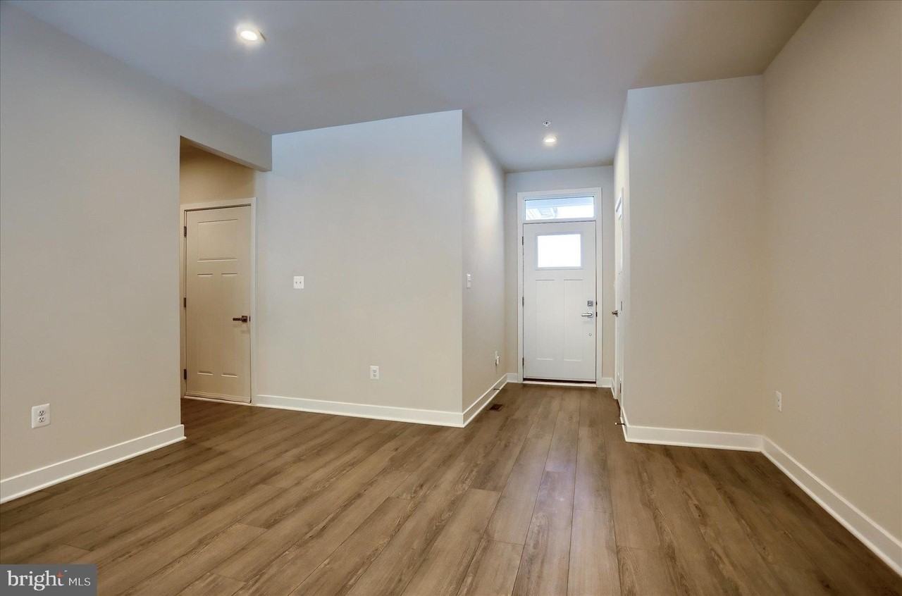 2428 Steamboat Way - Photo 4 of 42