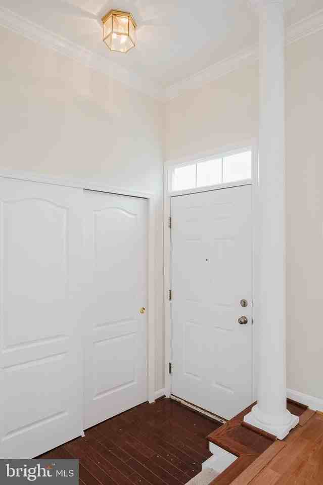 540 Kirkcaldy Way - Photo 2 of 50