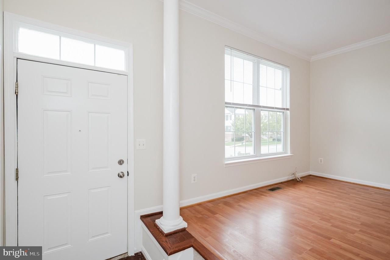 540 Kirkcaldy Way - Photo 3 of 50
