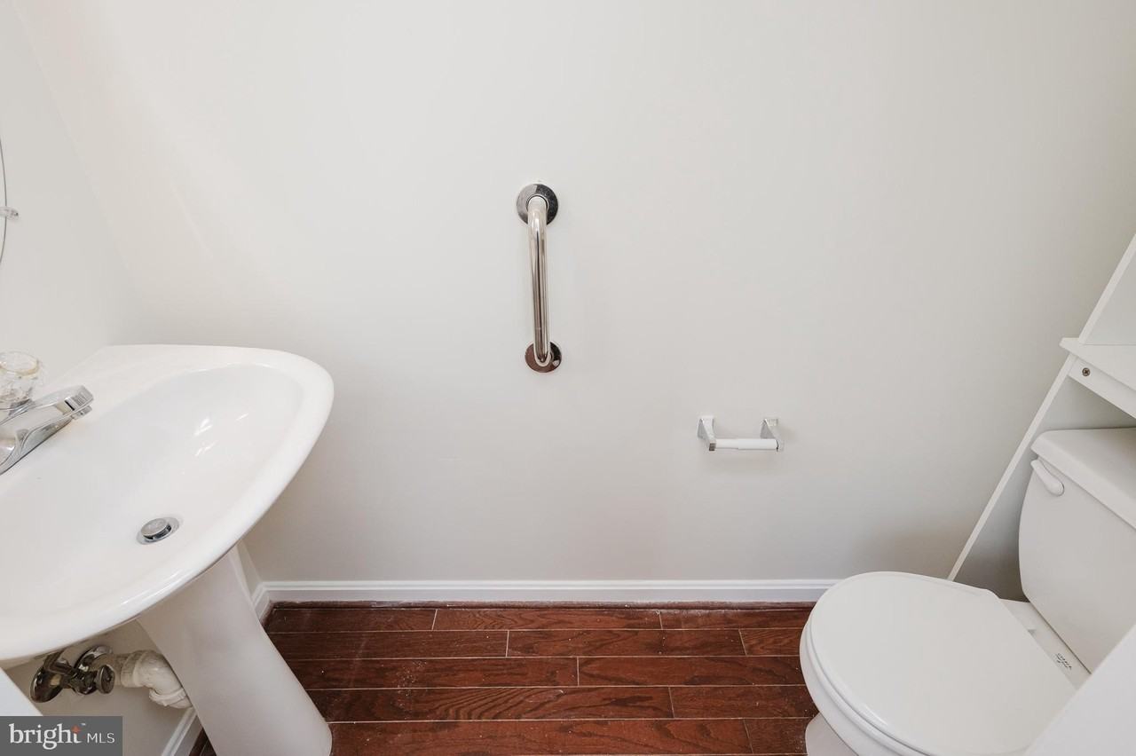 540 Kirkcaldy Way - Photo 6 of 50