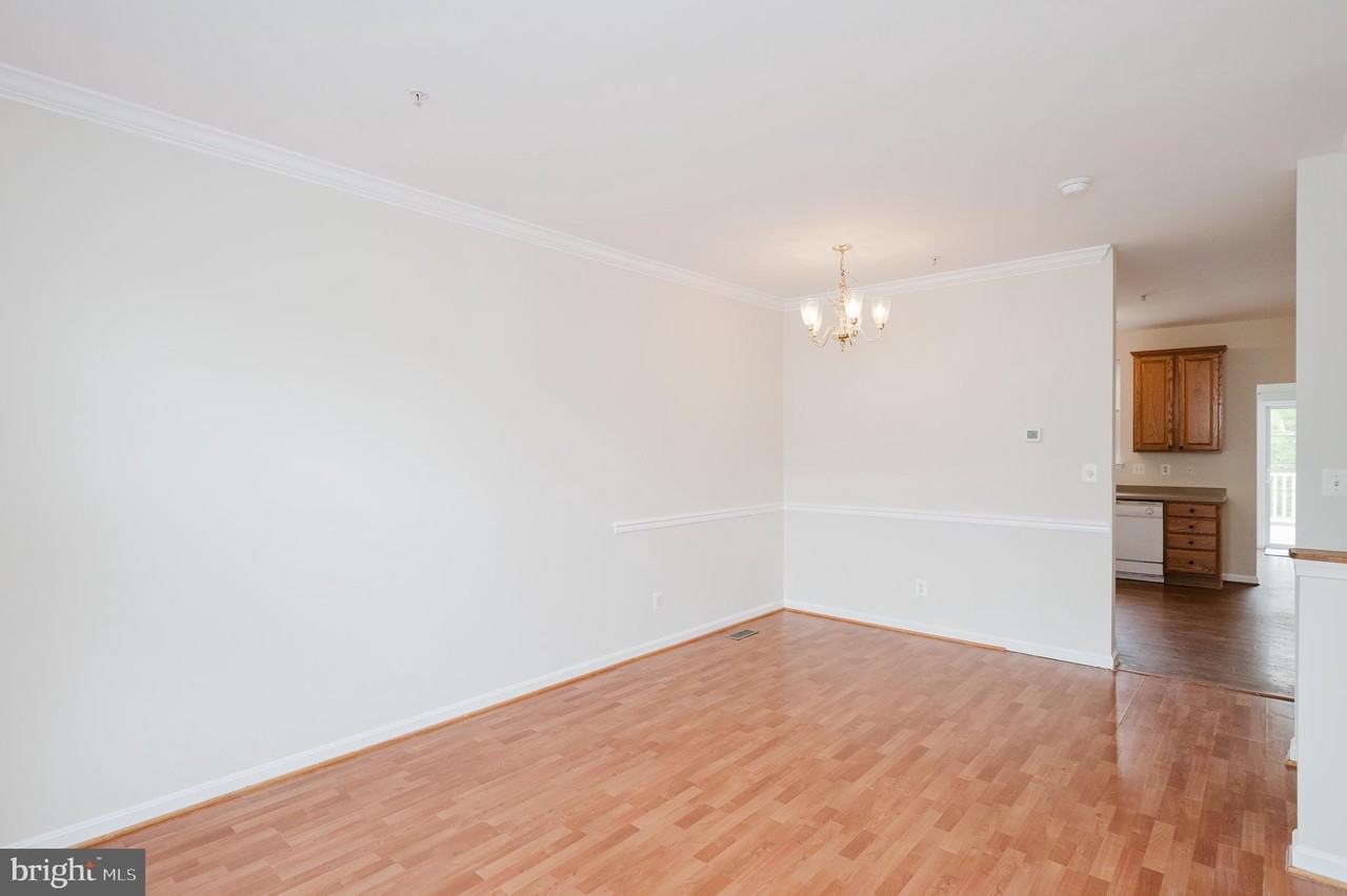 540 Kirkcaldy Way - Photo 7 of 50