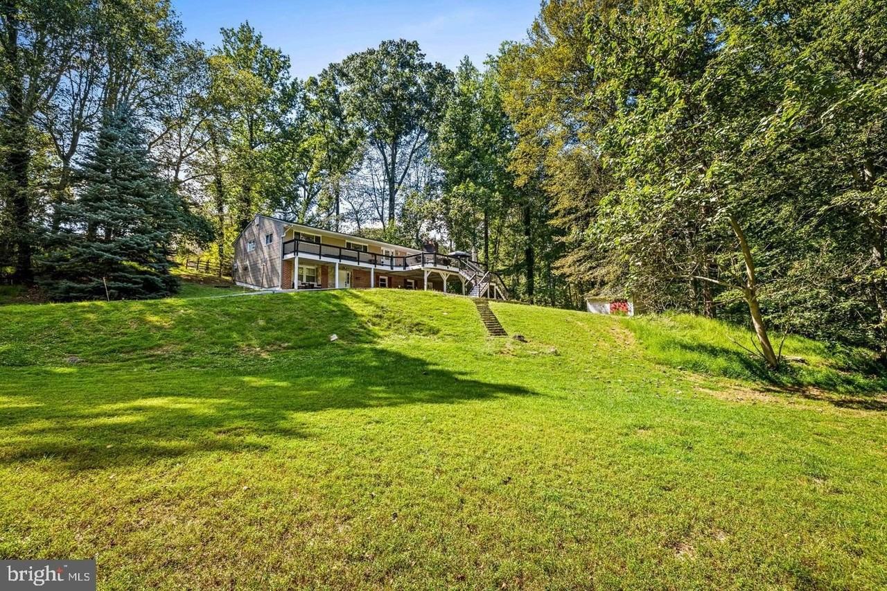 4 Carolina Ave - Photo 4 of 50