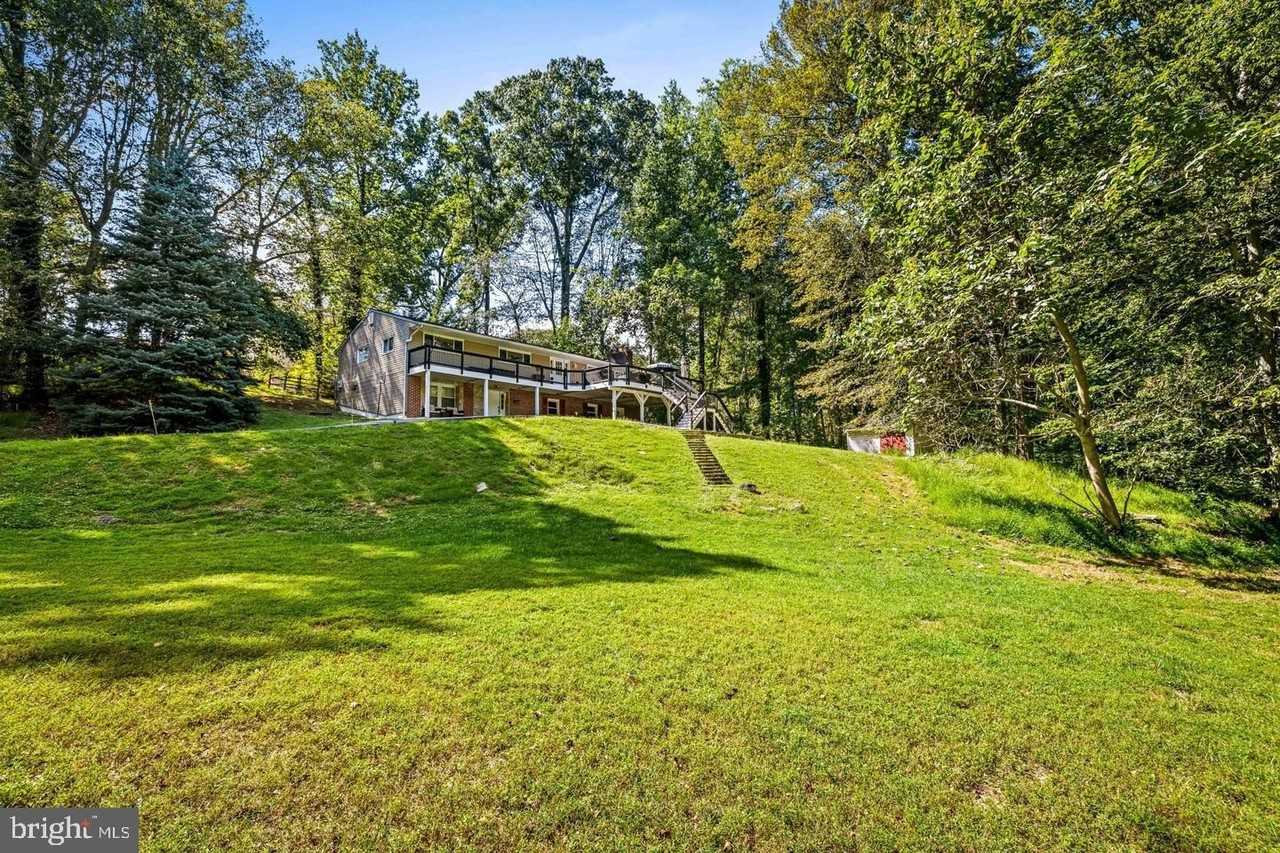 4 Carolina Ave - Photo 4 of 48