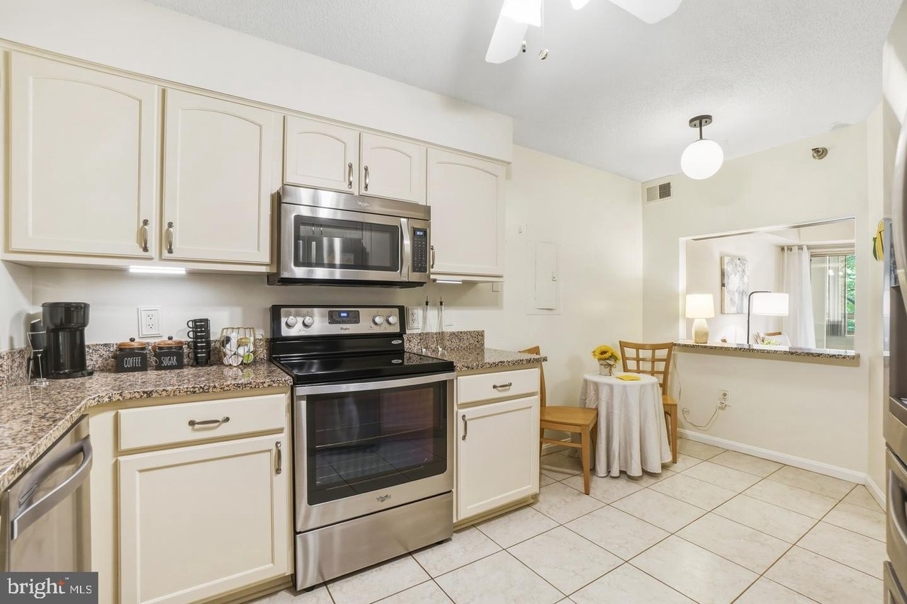 14805 Pennfield Cir #206 - Photo 3 of 38
