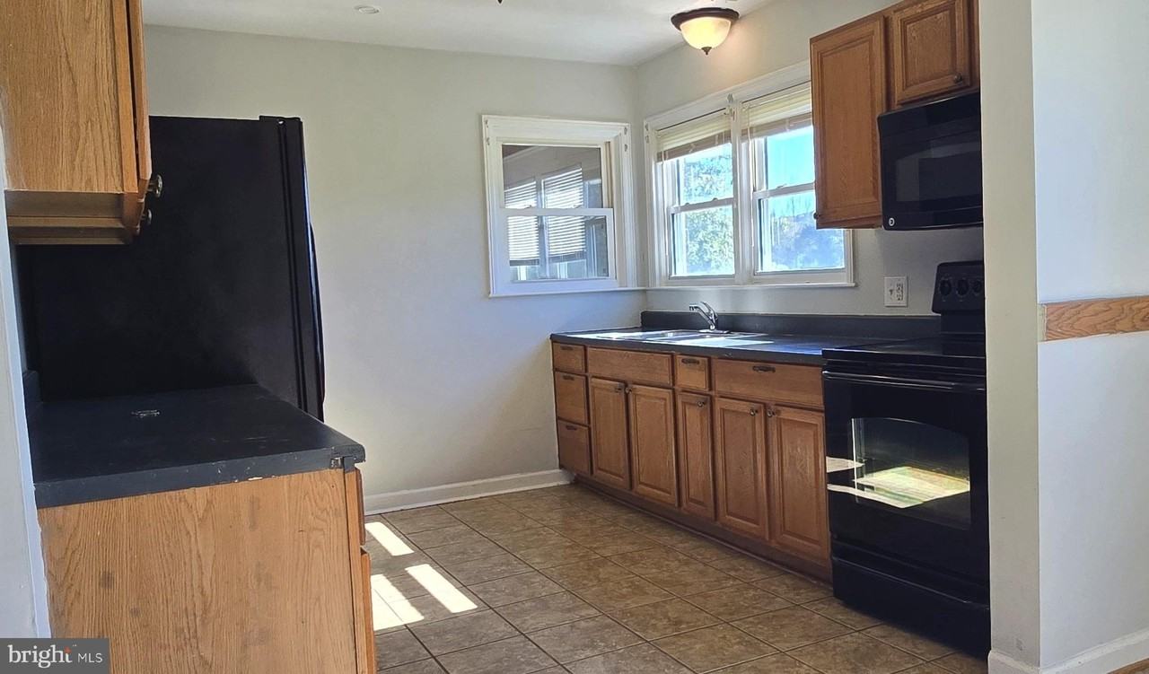 8919 Mapleville Rd - Photo 4 of 22