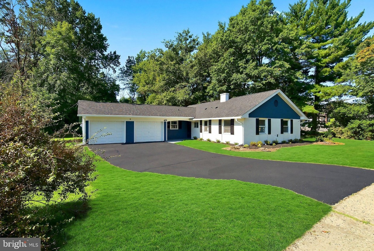 49 Bonnie Ln - Photo 2 of 25