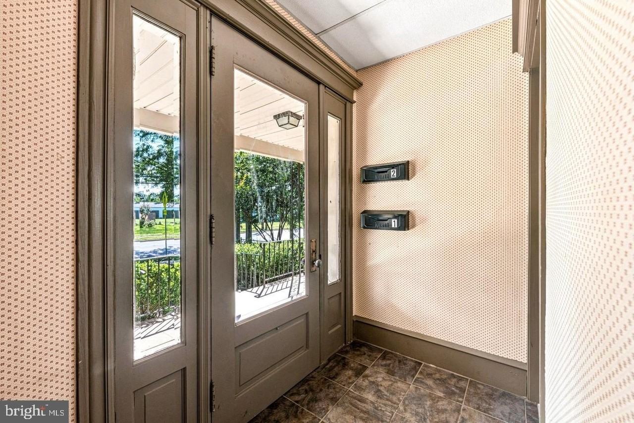 809 Collings Ave #2 - Photo 4 of 23