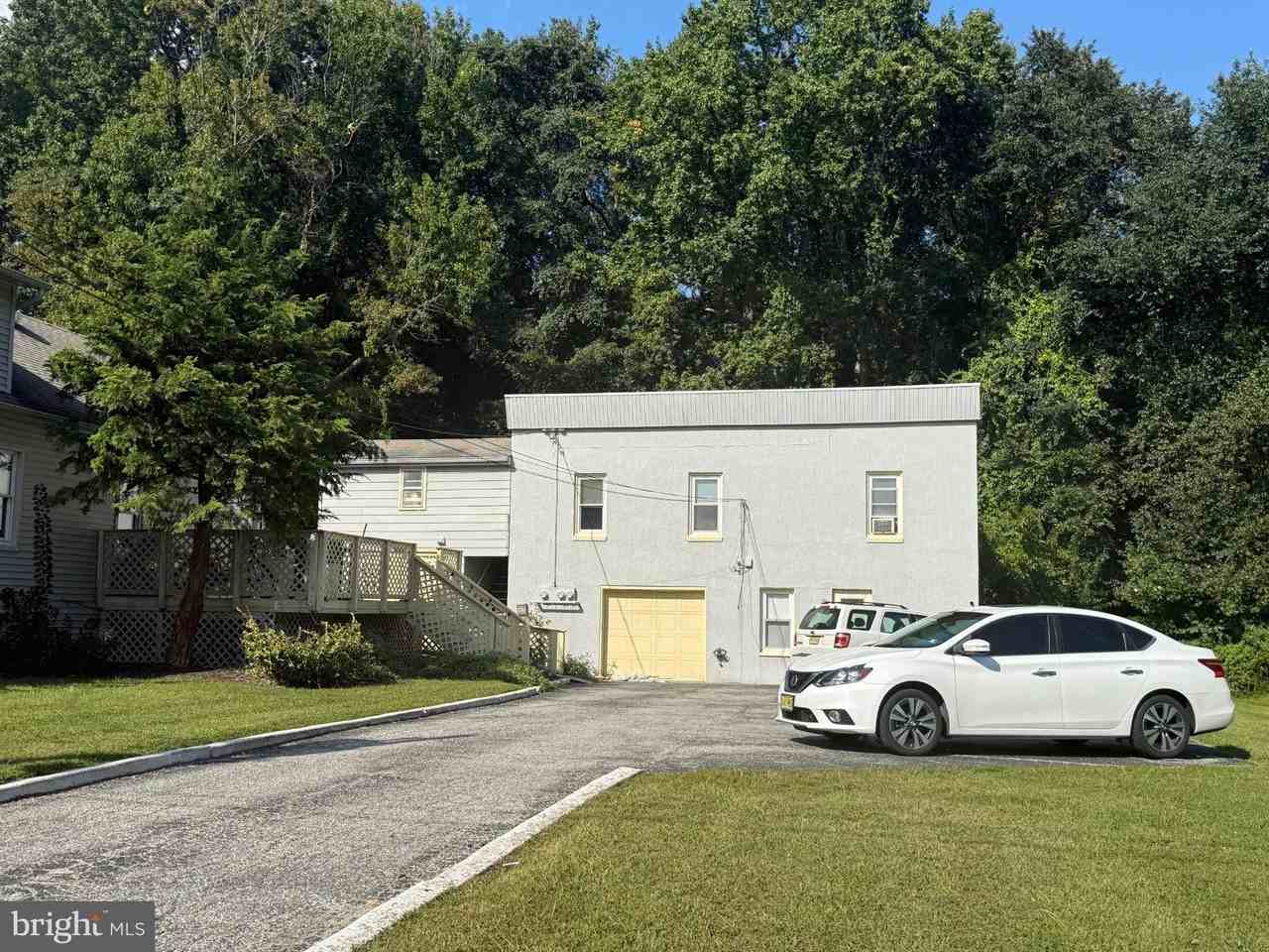 44 1/2 Fairview Ave