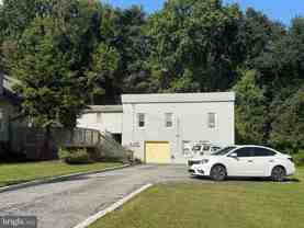 44 1/2 Fairview Ave - Photo 1 of 1