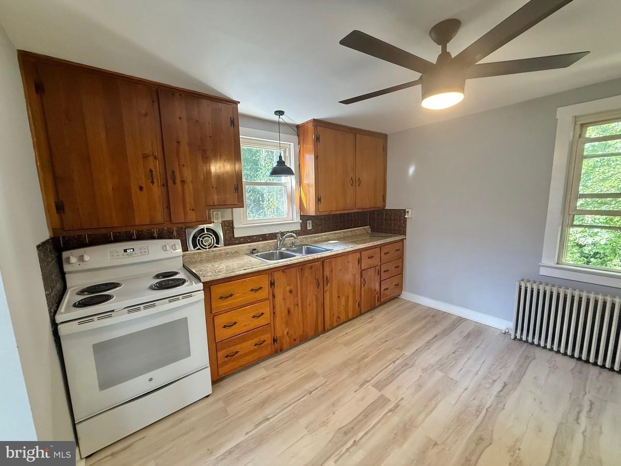 44 1/2 Fairview Ave - Photo 3 of 21