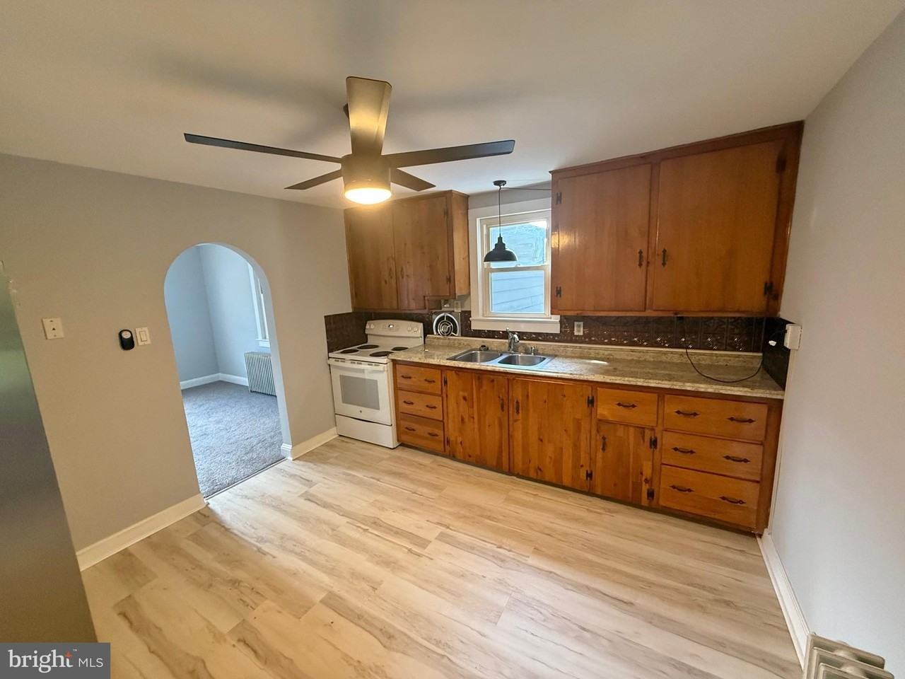 44 1/2 Fairview Ave - Photo 4 of 21