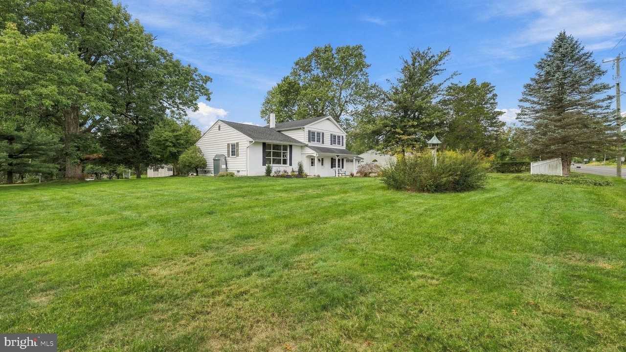 3632 Bristol Rd - Photo 2 of 38