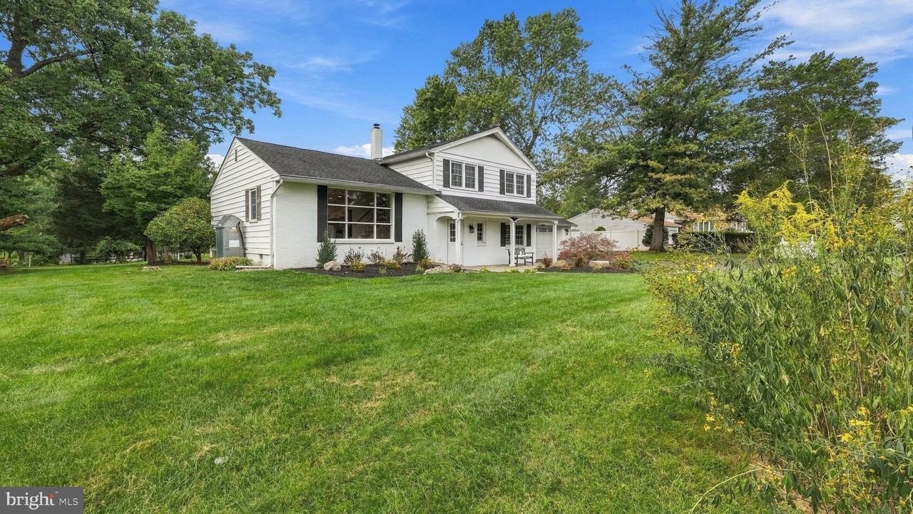 3632 Bristol Rd - Photo 3 of 38