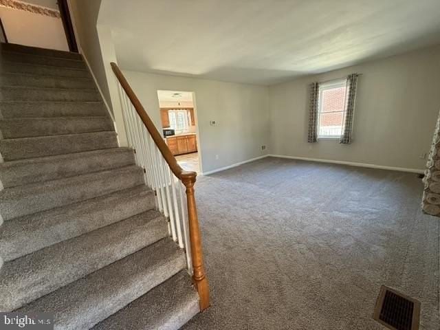 20 Springcrest Dr - Photo 5 of 17