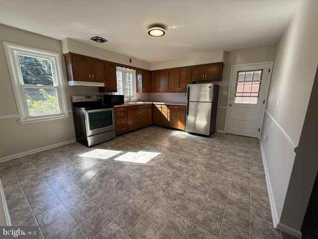 20 Springcrest Dr - Photo 6 of 17
