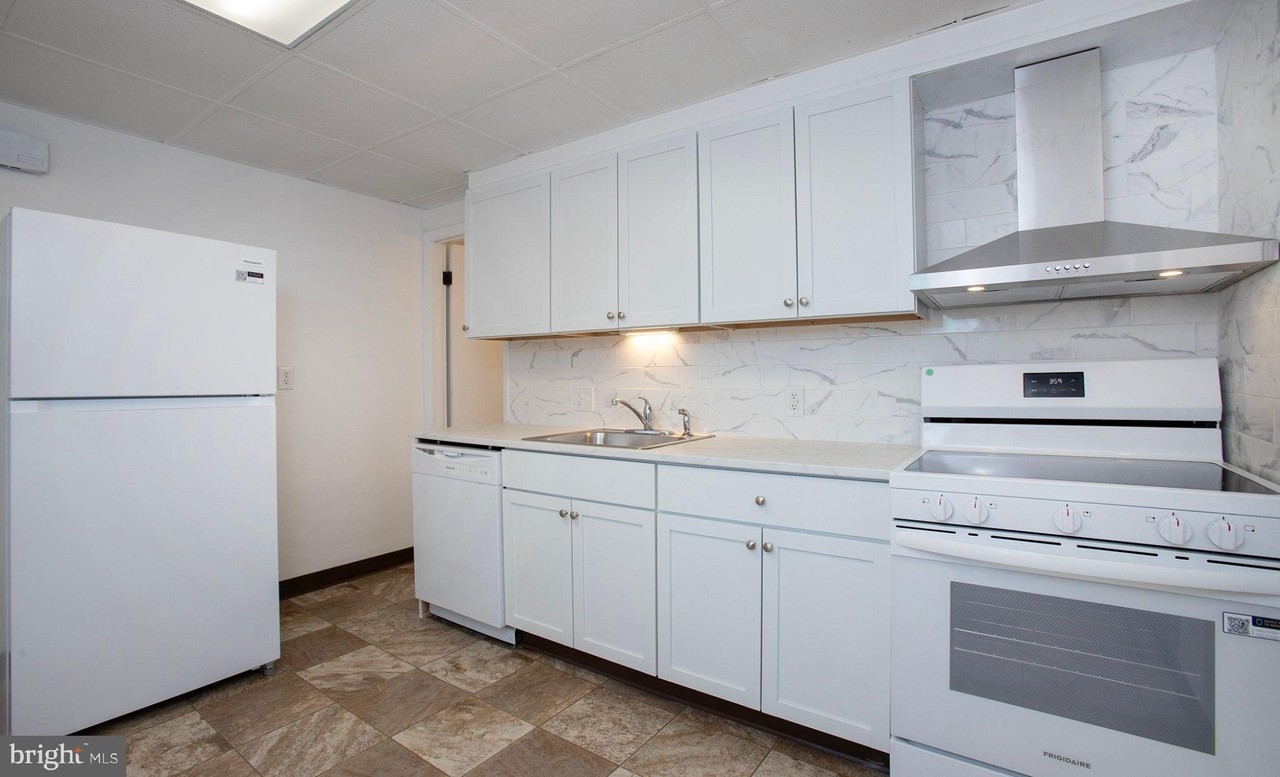 519A W Main St - Photo 6 of 24