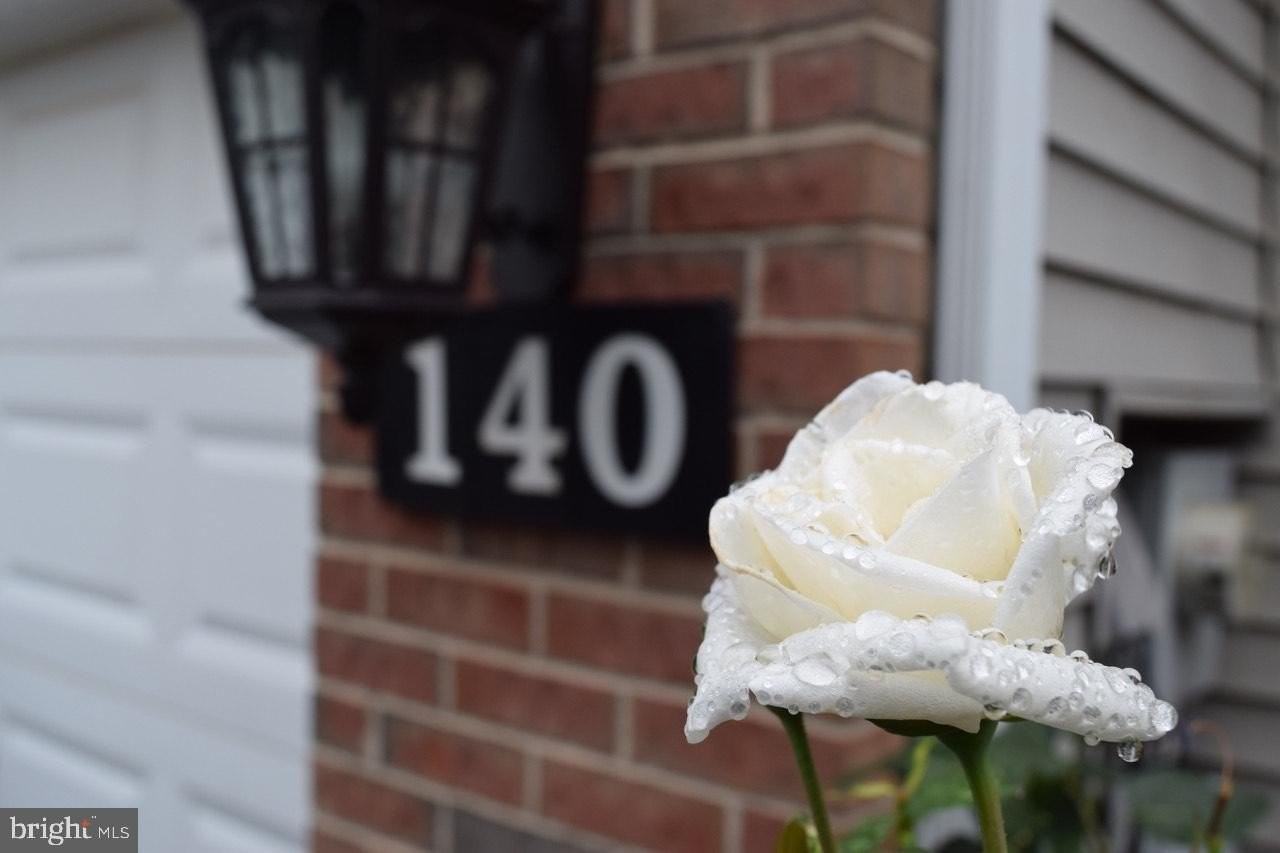 140 Jordan Ct - Photo 5 of 19