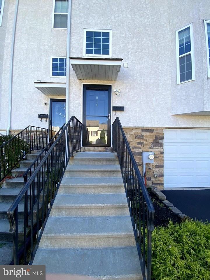 914 Thomas St - Photo 4 of 36