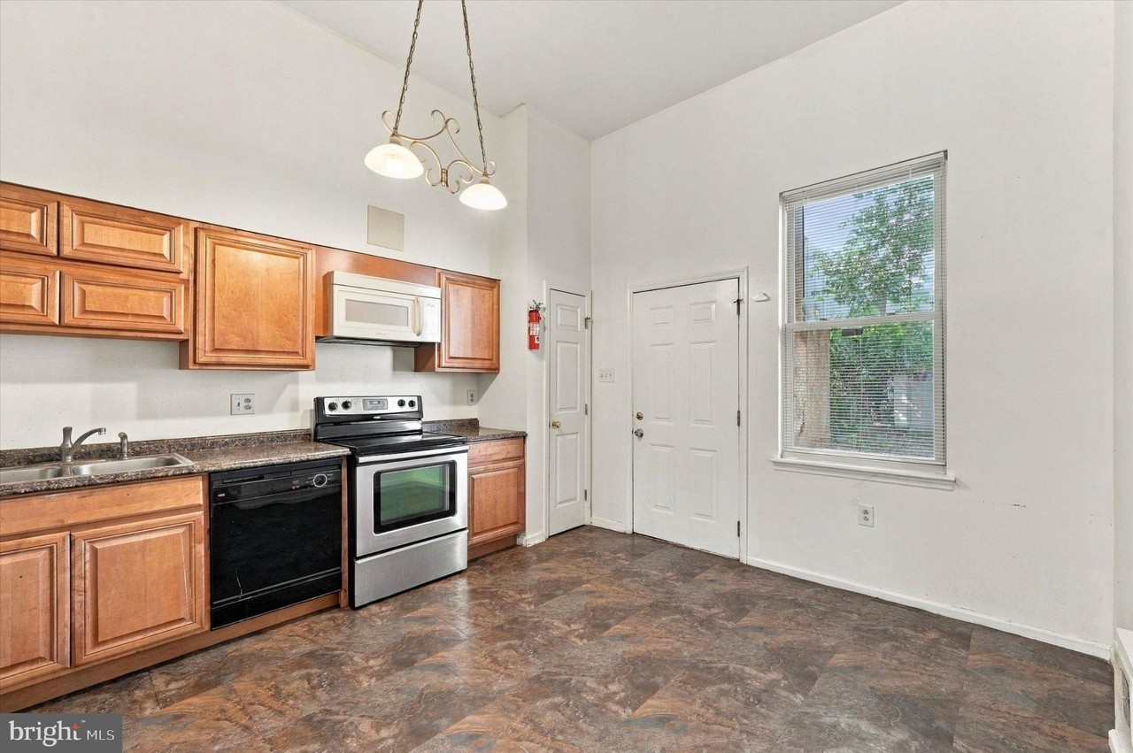 1530 N 18th St - Photo 5 of 15