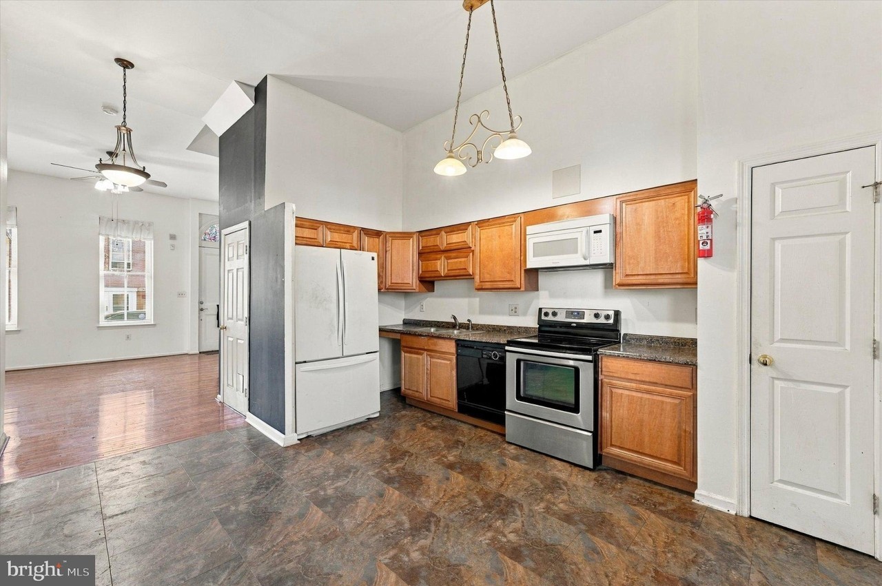1530 N 18th St - Photo 6 of 15