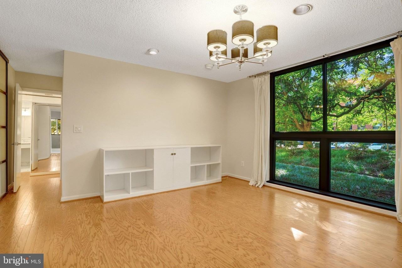 1101 S Arlington Ridge Rd #101 - Photo 6 of 33