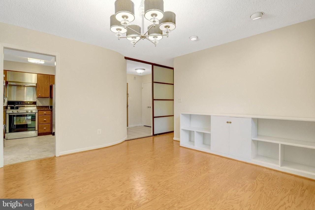 1101 S Arlington Ridge Rd #101 - Photo 7 of 33