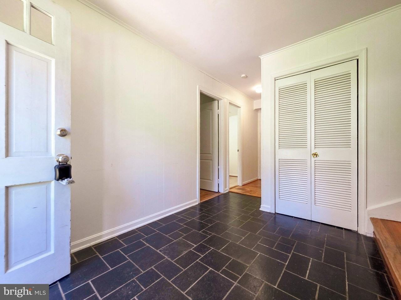 4221 N Valiant Ct - Photo 2 of 39