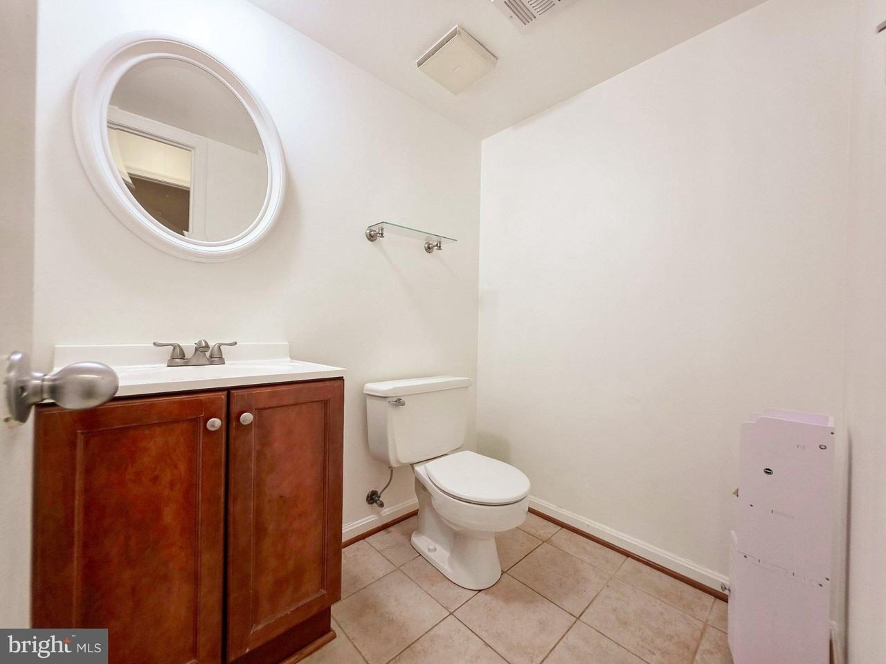4221 N Valiant Ct - Photo 5 of 39