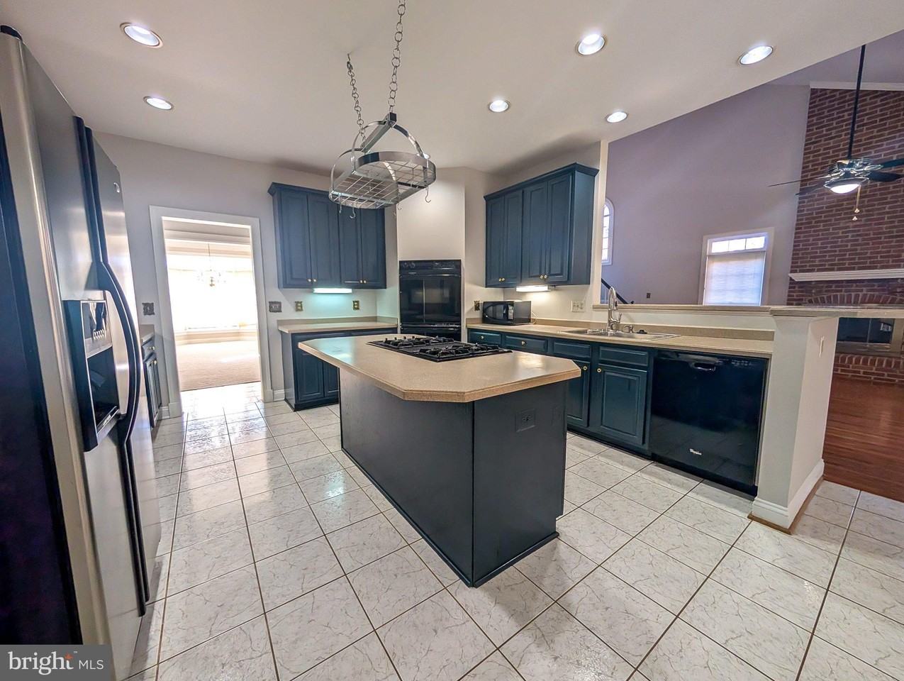 6441 Lake Meadow Dr - Photo 6 of 34