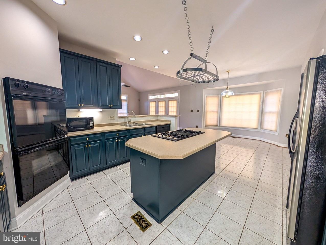 6441 Lake Meadow Dr - Photo 7 of 34