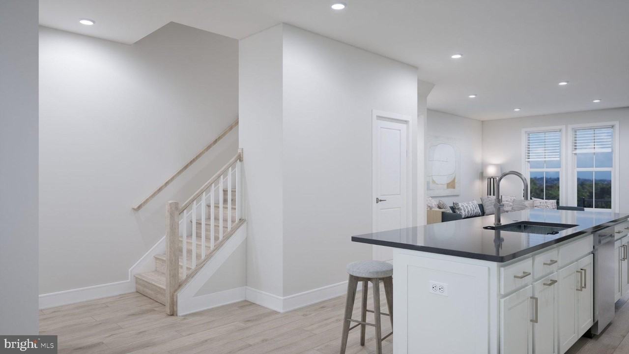 13898 Aviation Pl - Photo 7 of 20