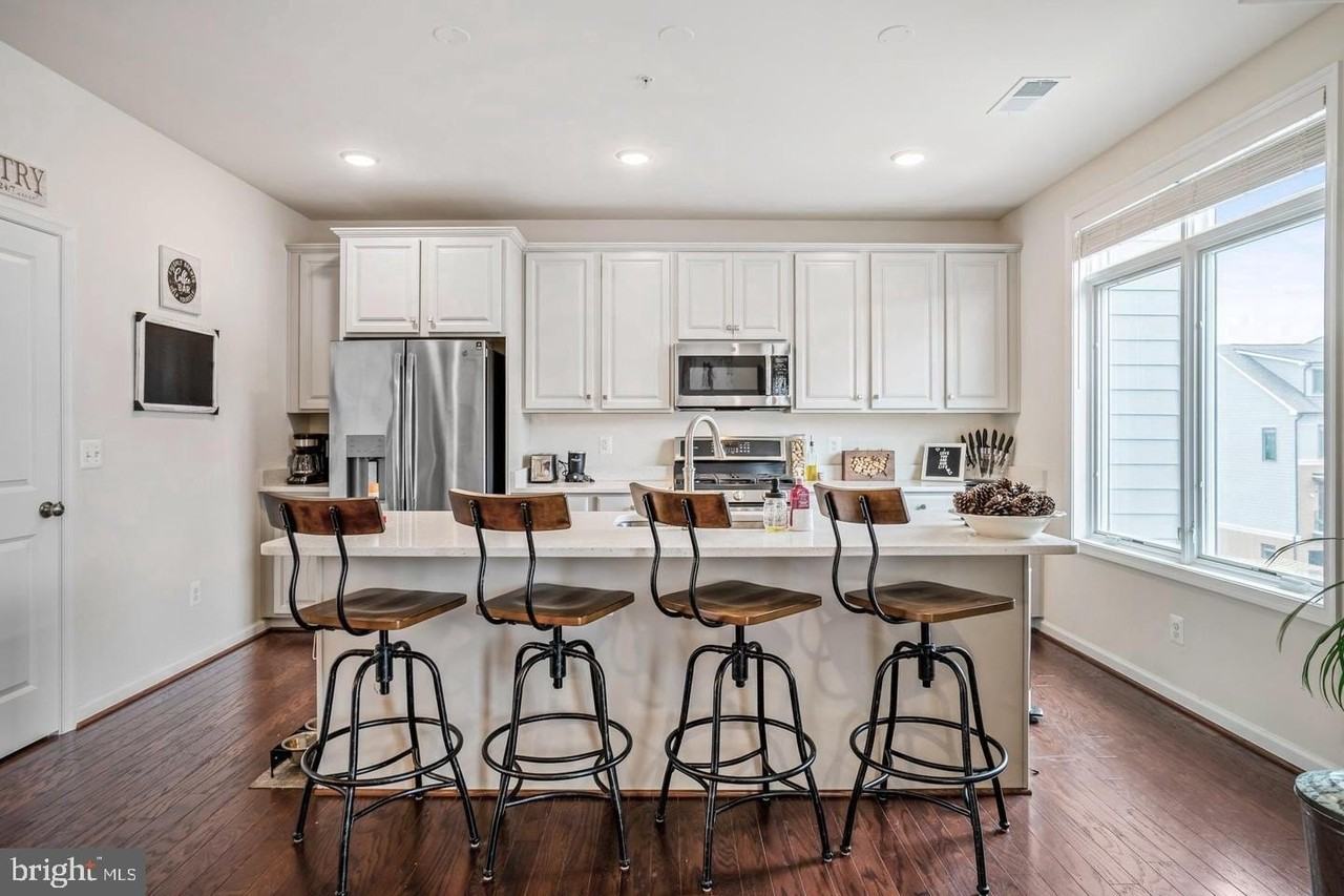 1018 Ribbon Limestone Ter Se - Photo 2 of 16