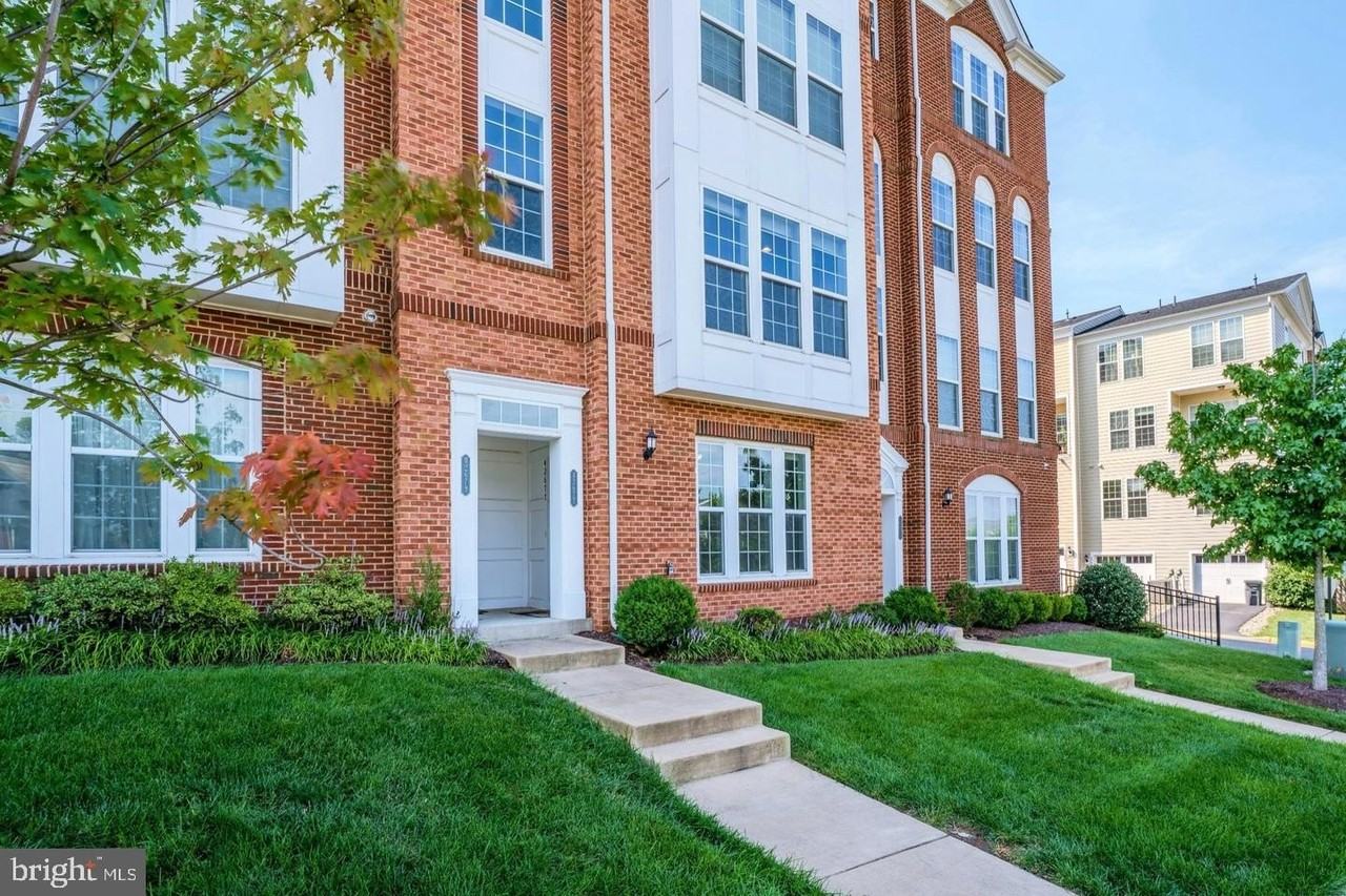 42677 Wardlaw Ter - Photo 2 of 30