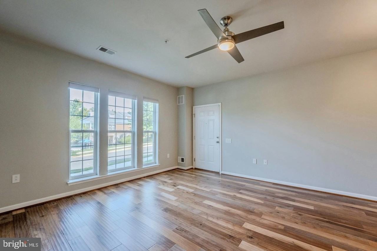 42677 Wardlaw Ter - Photo 3 of 30