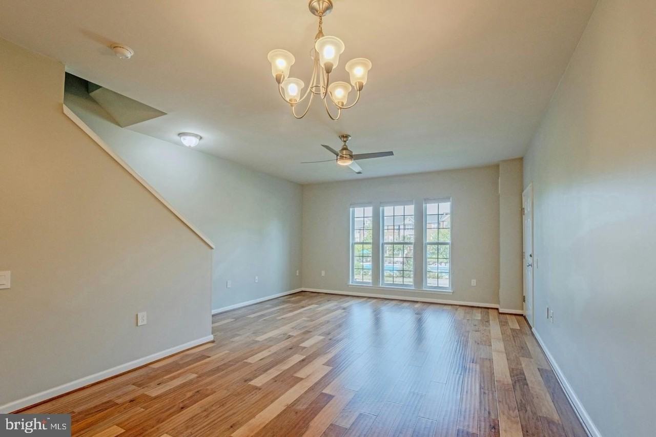 42677 Wardlaw Ter - Photo 4 of 30