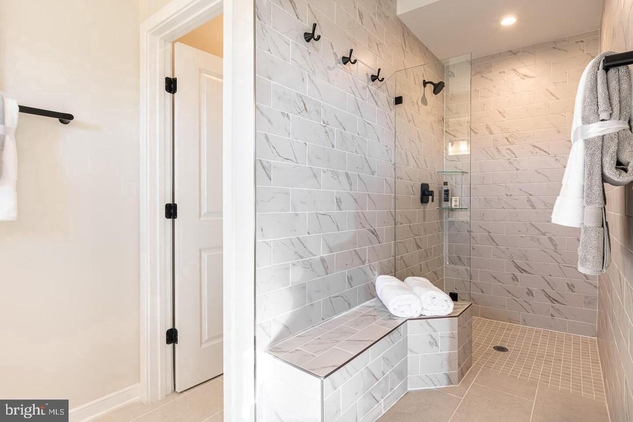 20916 Bluebird Sq - Photo 5 of 13