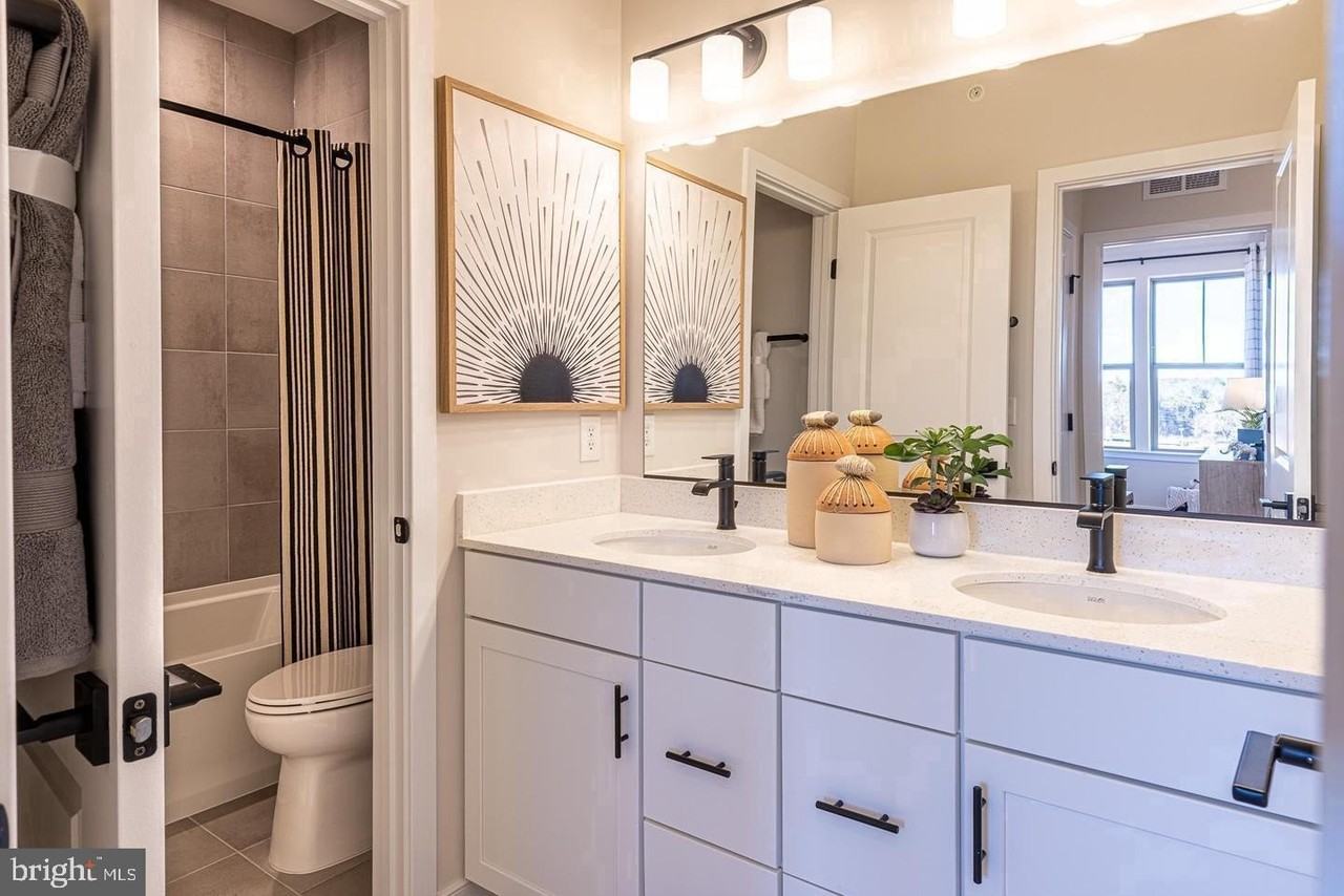 20916 Bluebird Sq - Photo 7 of 13