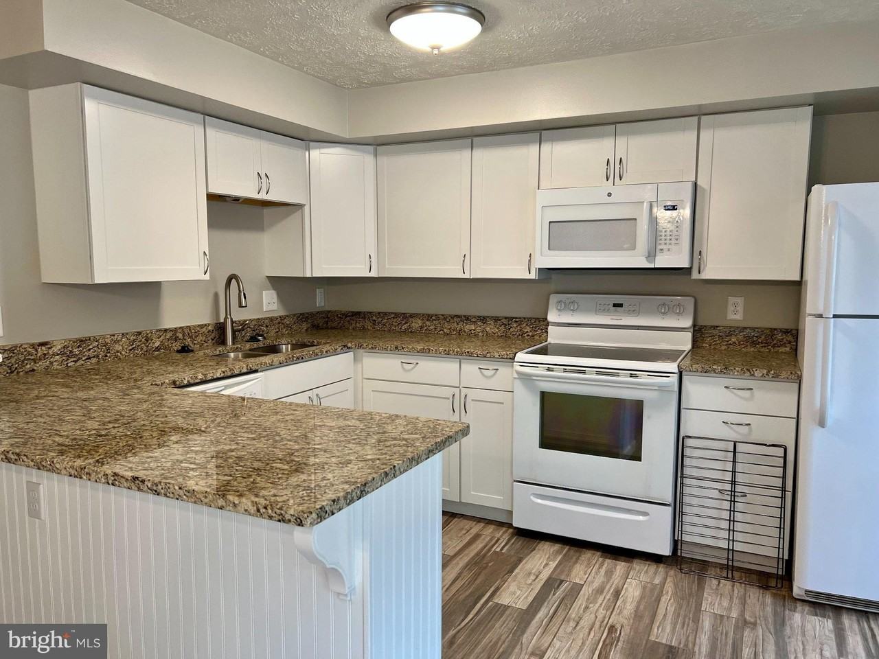 500 Ridgecrest Ct - Photo 2 of 31