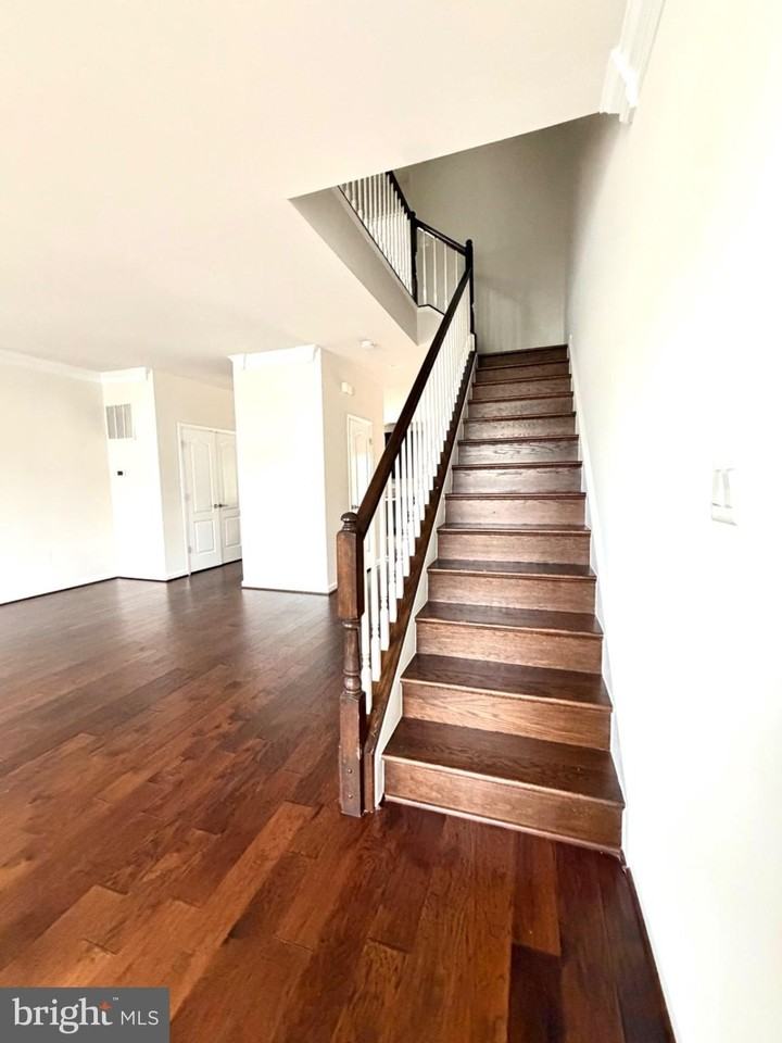 136 Tree Line Dr - Photo 4 of 16