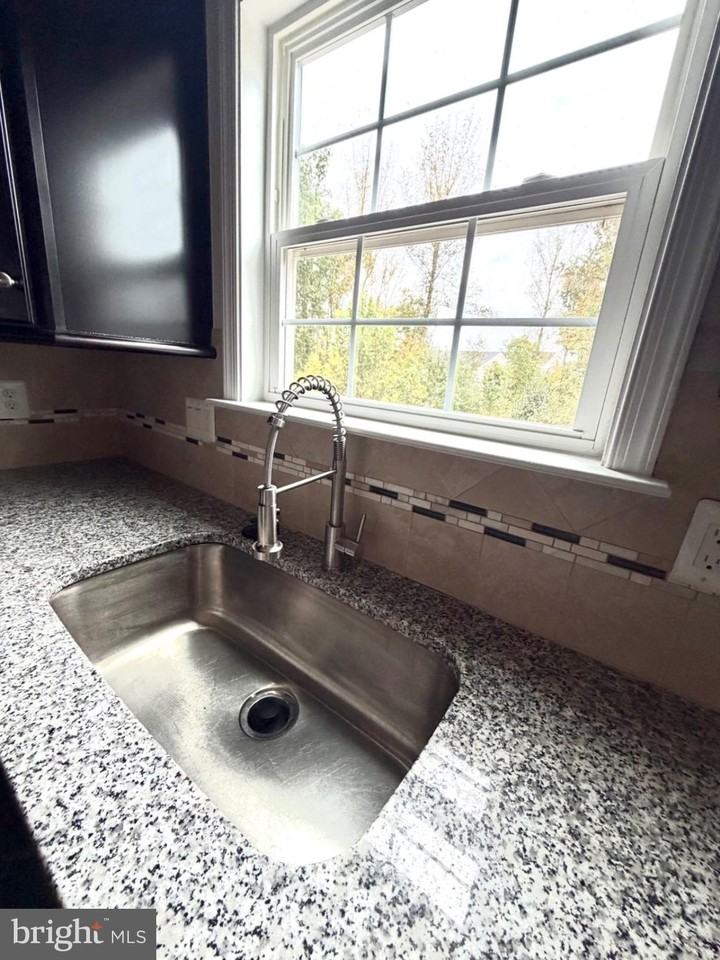 136 Tree Line Dr - Photo 6 of 16