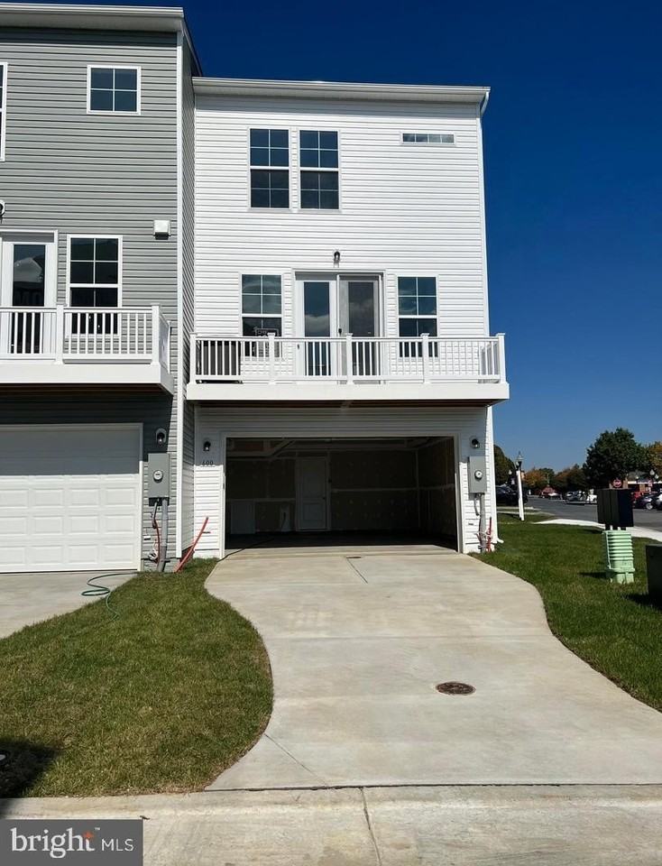 600 Hemsworth Ln - Photo 4 of 32