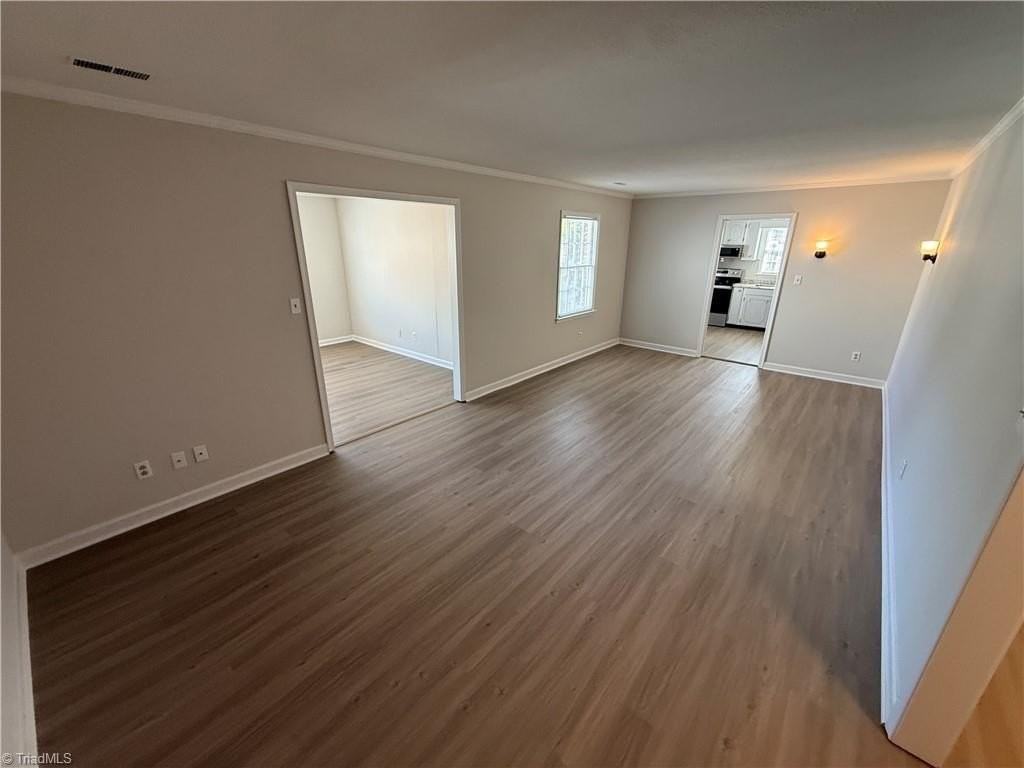 106 Westgate Cir #D - Photo 4 of 13