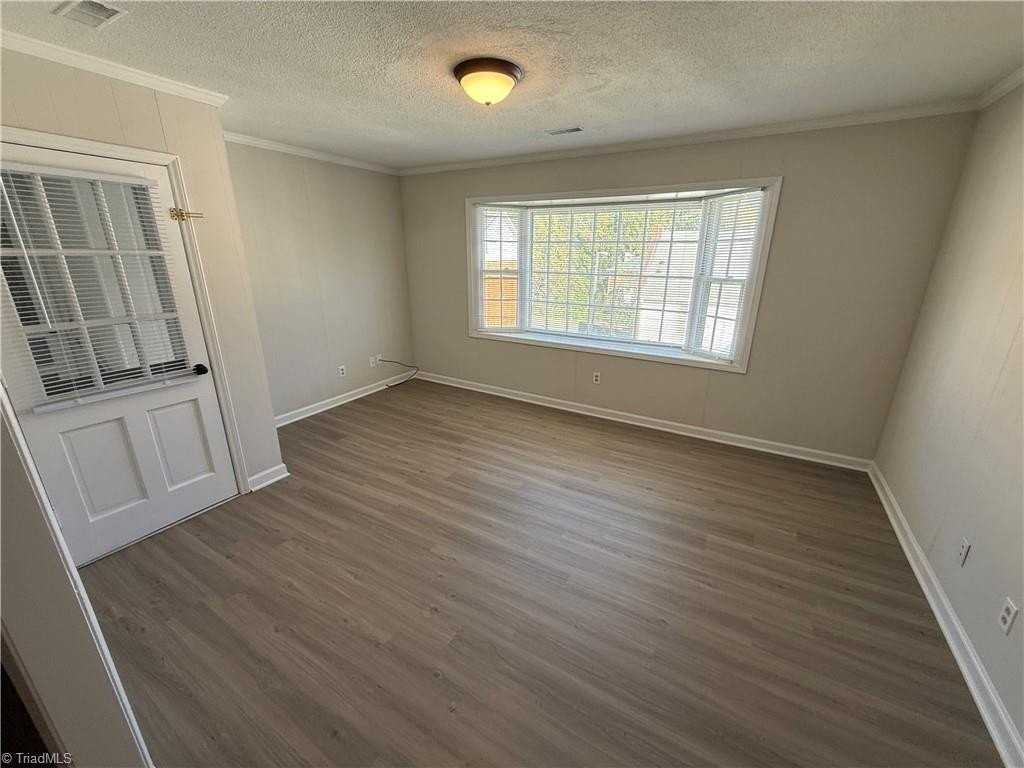 106 Westgate Cir #D - Photo 5 of 13