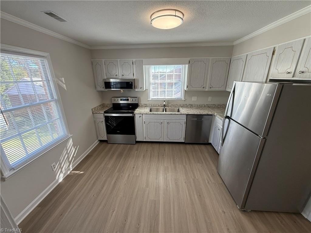 106 Westgate Cir #D - Photo 6 of 13